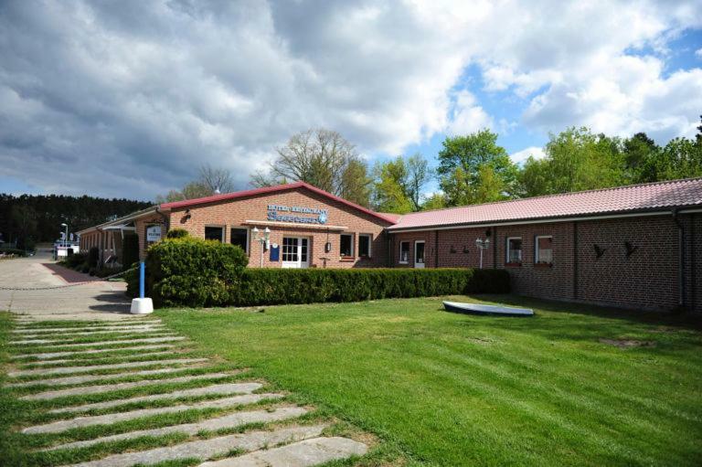 Отель Gasthaus Zum Seestern Ravensbruck Экстерьер фото